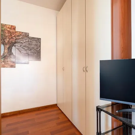 Cozy Near Station - With Parking *