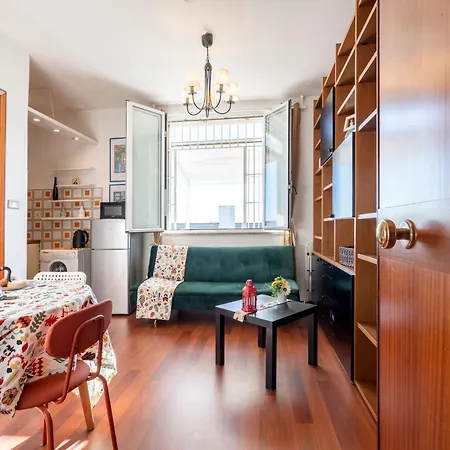 Appartement Cozy Near Station - With Parking Bari