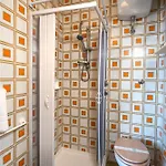 Guesthost - Cozy Near Station - With Parking Apartmán *
