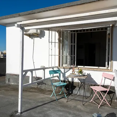 Guesthost - Cozy Near Station - With Parking Apartmán *