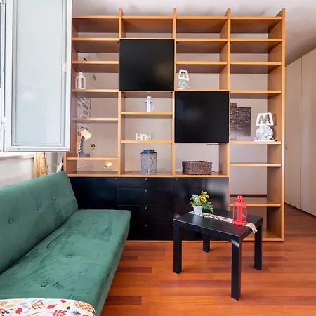 Apartmán Guesthost - Cozy Near Station - With Parking *
