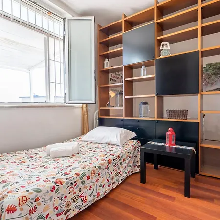 Guesthost - Cozy Near Station - With Parking Apartmán Bari
